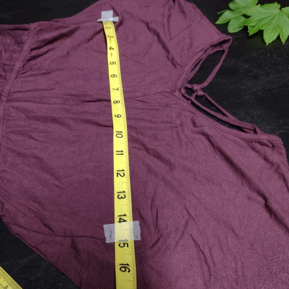 art class Burgundy Short Sleeve V-Neck Romper - Picture 7 of 14
